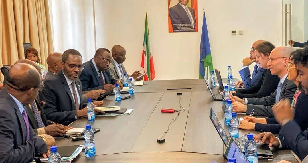 El FMI y el IFC visitan El Ministerio de Planificación y Diversificación Económica