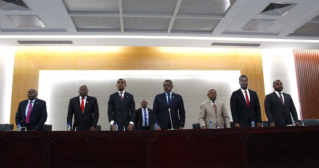 El Ministro de Planificación y Diversificación Económica se reúne  con el personal del Ministerio y de las  Entidades ANDGE e INEGE, en la Sede Ministerial.