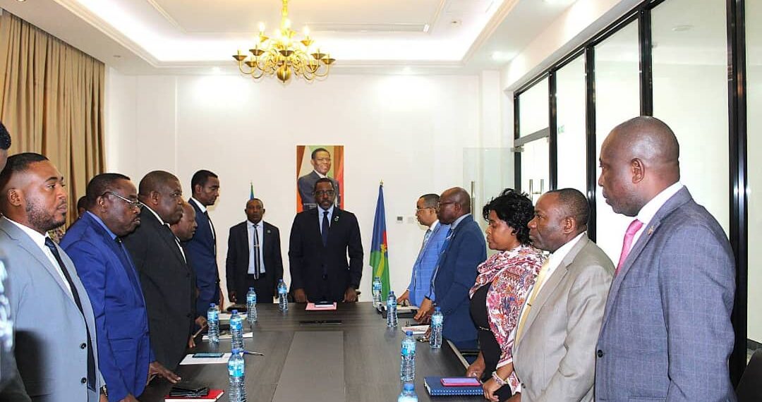 Consejo Directivo Extraordinario en el Ministerio de Planificación y Diversificación Económica